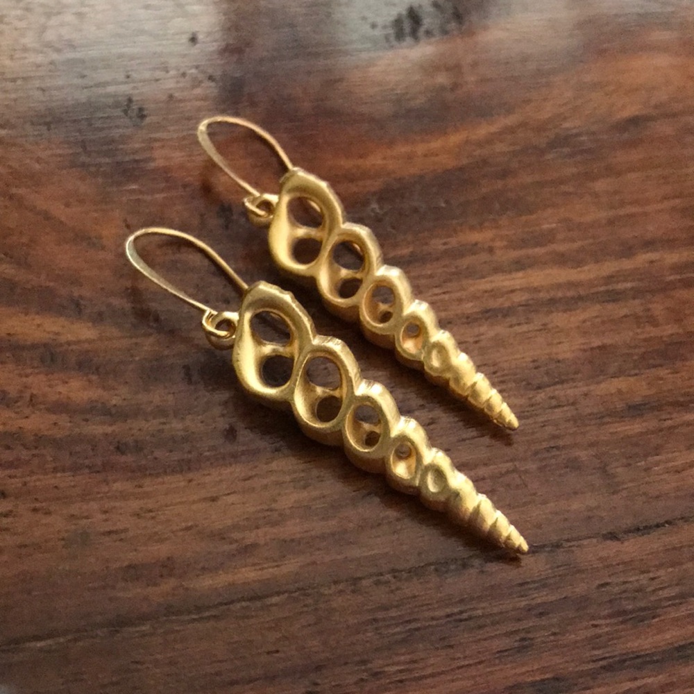 Pikki Turritella Seashell earrings